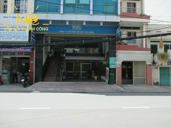 Hình chụp phía trước