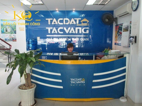 Hình chụp quầy lễ tân