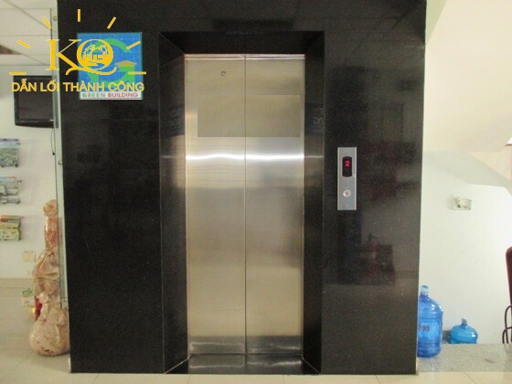 Hình chụp thang máy