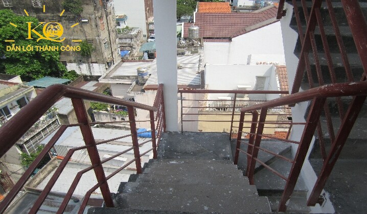 Hình chụp thang thoát hiểm
