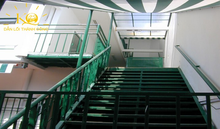 Hình chụp thang thoát hiểm