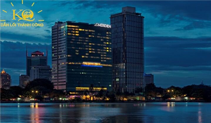 Hình chụp toàn cảnh tòa nhà