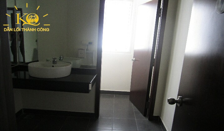 Hình chụp toilet của tòa nhà