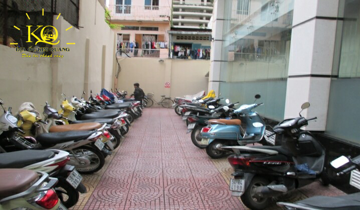 Địa ốc Kim Quang | Cho thuê văn phòng quận 1 Star Building khu vực giữ xe bên ngoài Khu vực gửi xe máy bên ngoài Star building